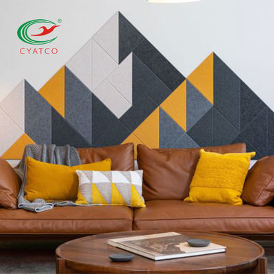 Tuiles saines acoustiques de triangle multicolore pour des murs fades