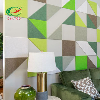 Tuiles saines acoustiques de triangle multicolore pour des murs fades