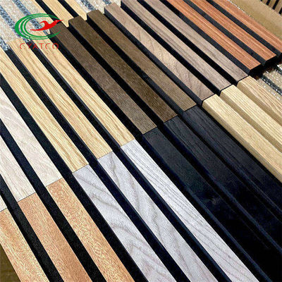 Le mur acoustique non-toxique de lamelle de Mildewproof, chauffent le panneau à lamelles en bois isolé