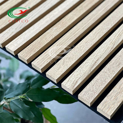 Pratique étanche à l'humidité acoustique cannelé de panneaux de mur de noix de chêne