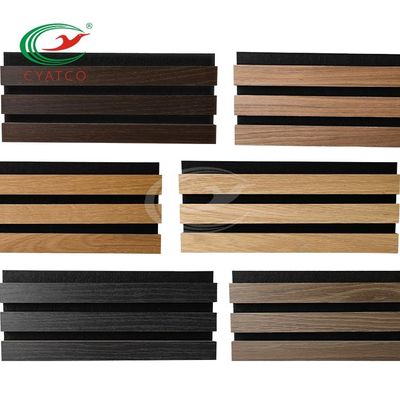Épaisseur adaptée aux besoins du client acoustique en bois incurvée de panneaux de mur de cannelure